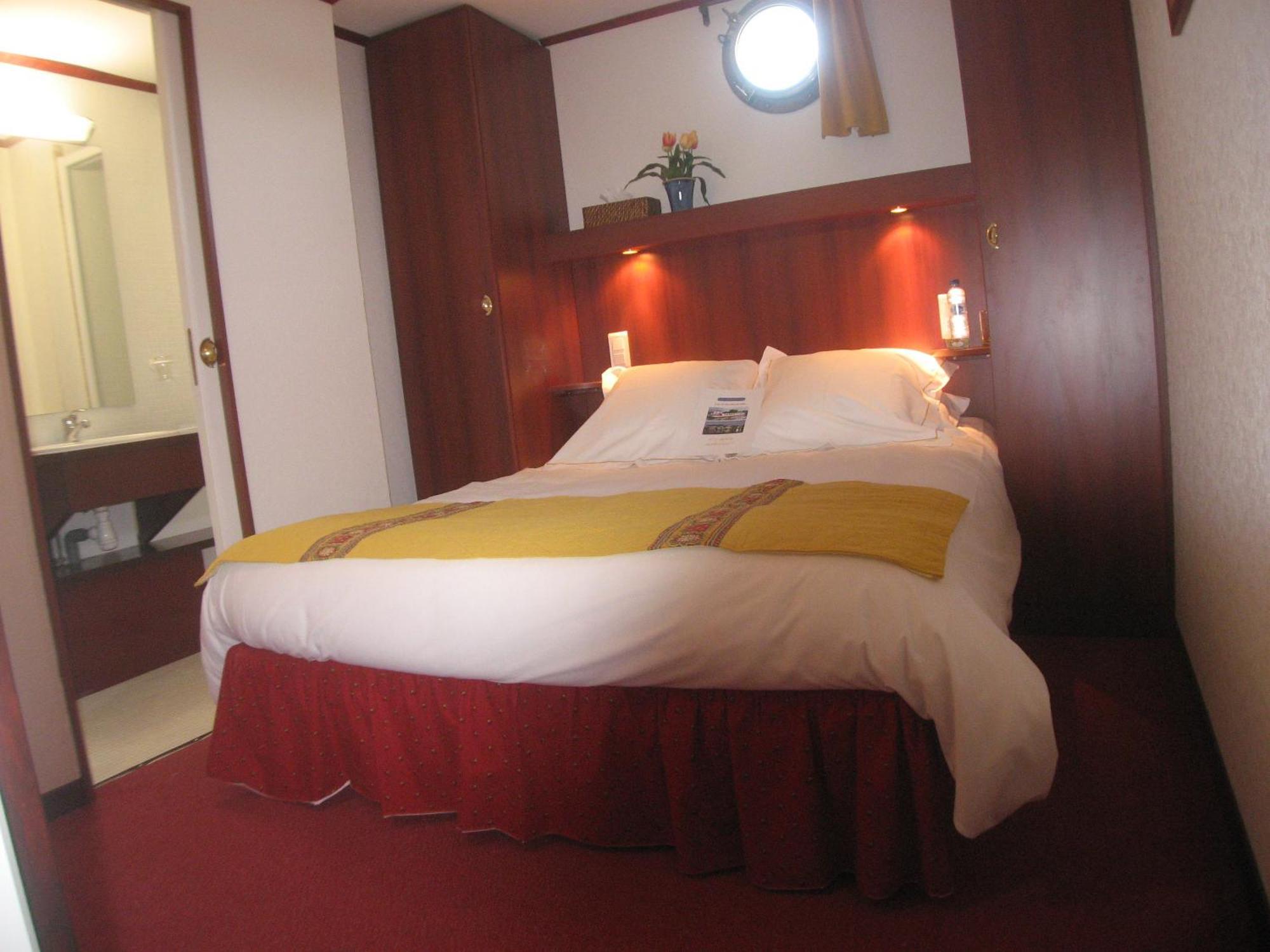 Hotel Bateau Le Phenicien Aigues-Mortes Exterior foto
